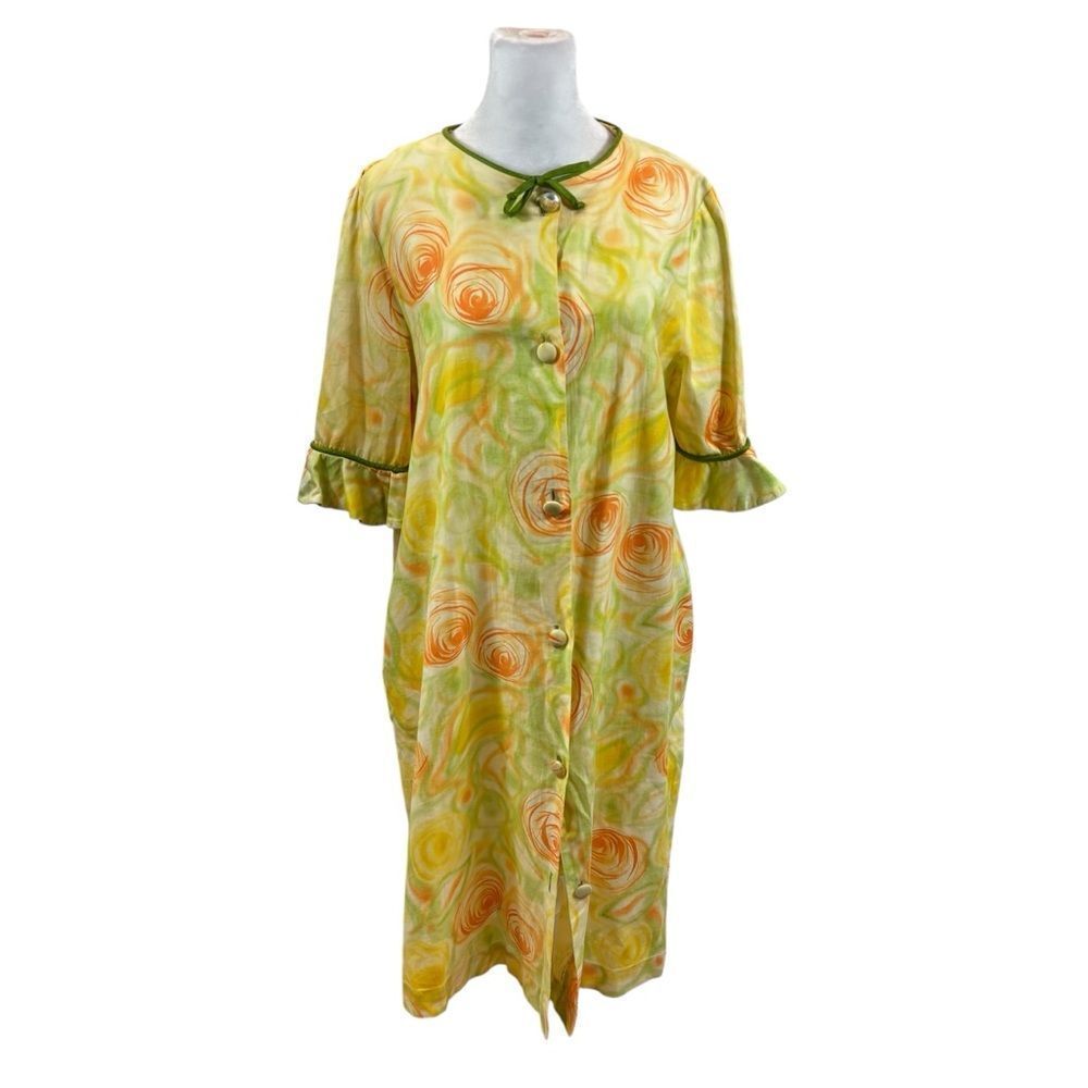 Vintage 1960’s Lisanne Brand Yellow and Green Loungewear‎ Robe Nightgown Large